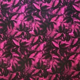 ABSTRACT FLORAL PRINT ON GEO